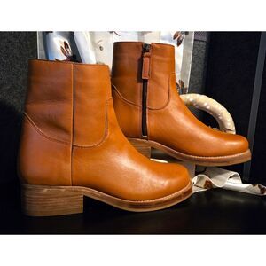 NWOT - Banner Western Zippered Boots - Size 9D